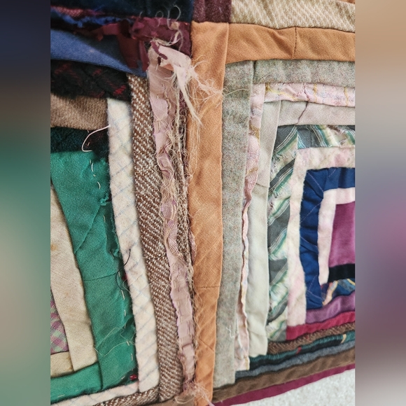 Gorgeous Vintage Handmade Quilt! - Picture 13 of 16